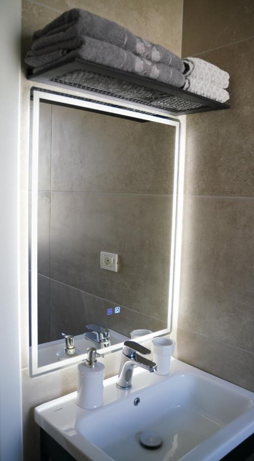 Stylish Apartment Near Tirana Center Exterior photo